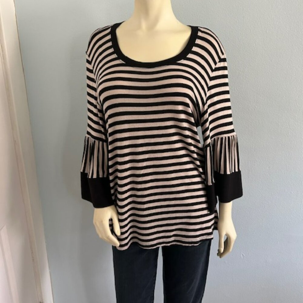 Kim & Cami Striped Top, size large